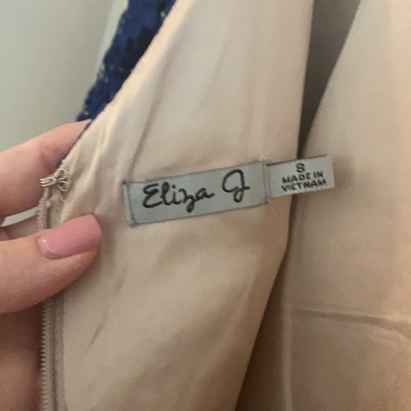 Eliza J Lace Dress. Champagne lining Blue Lace - Picture 3 of 3